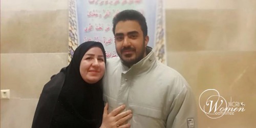 Majidreza-Rahnavard-and-his-mother-min.jpg