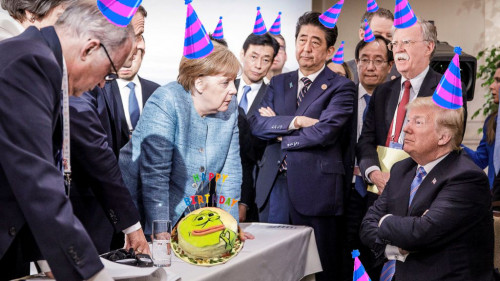 Merkel_Trump_Pepe_Cake.jpg