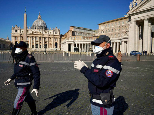 police-officers-masks-coronavirus-rome-italy-mar12-2020-ap-640x480.jpg